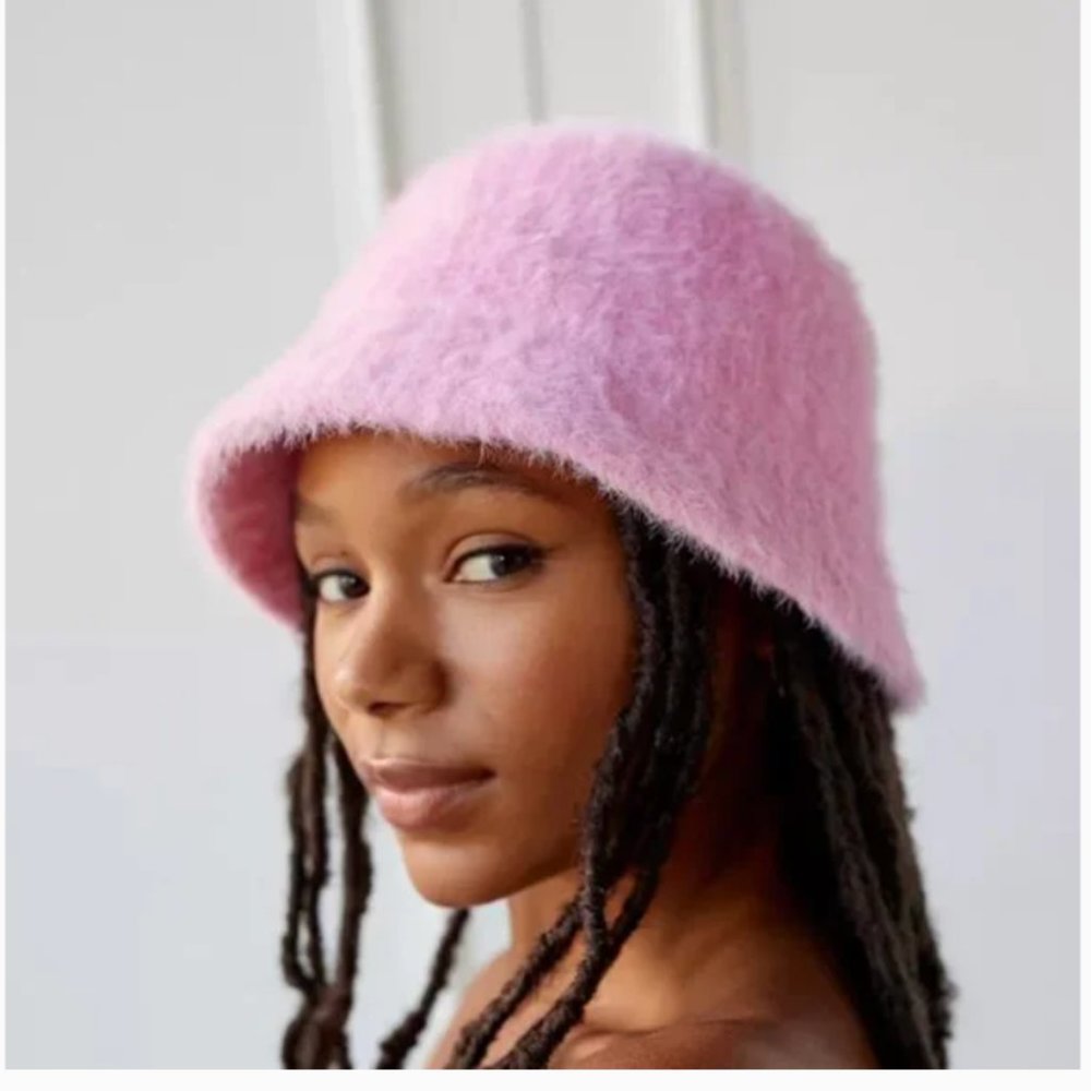 ⭐️ Juno Fuzzy Hipster Hippie College Chic Glam Cool Modern Tik Farm Bucket Hat